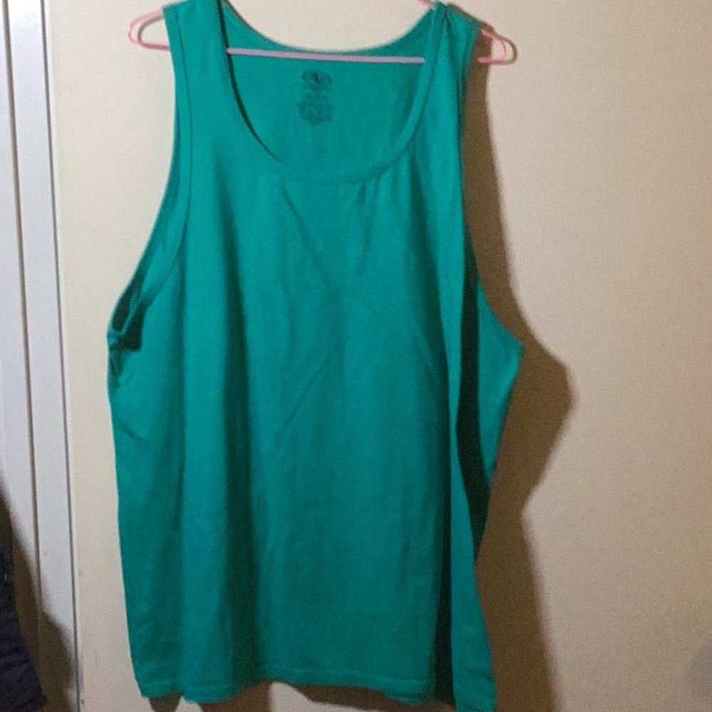 Men’s green tank top.